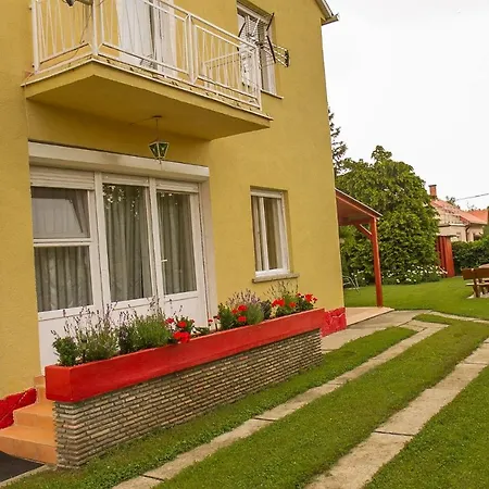 Ferienhaus Holiday In 34878 Balatonmáriafürdő